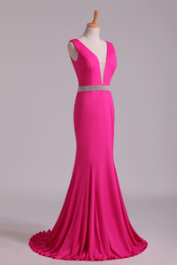 2024 Prom Dresses Open Back Column V Neck Beaded Waistline Sweep Train