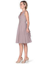 Load image into Gallery viewer, Londyn Floor Length A-Line/Princess V-Neck Sleeveless Natural Waist Bridesmaid Dresses